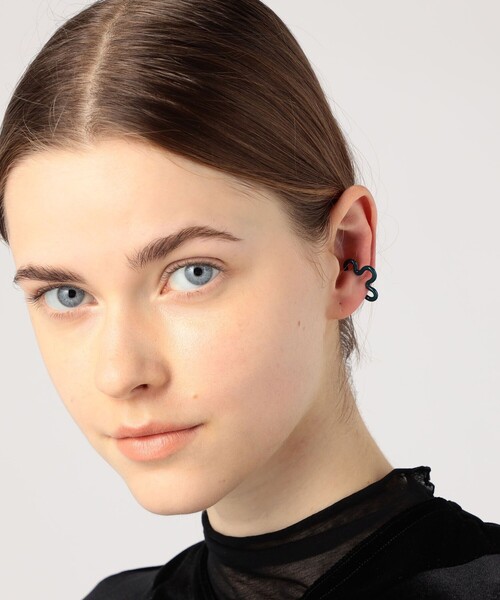 人気急上昇中☆Bea Bongiasca Flower Ear Cuff FLOWER EAR CUFF ~ IN HOT PINK – Bea Bongiasca
