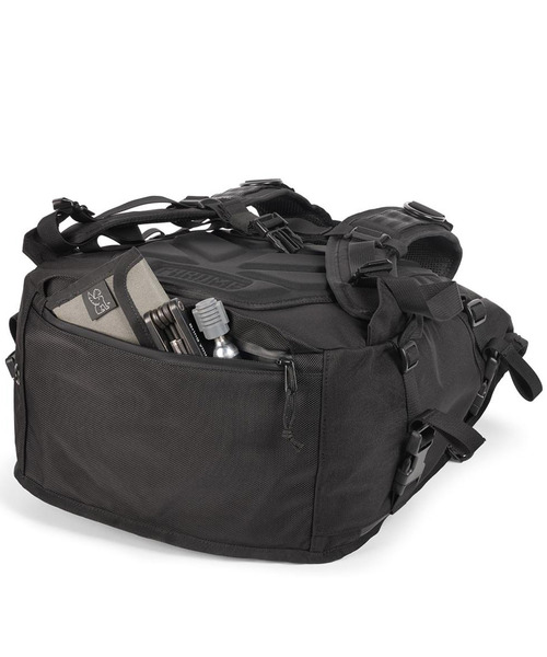 リュック CHROME/クローム バックパック 防水バッグ WARSAW MEDIUM 25L BG333BK CHROME/クローム バックパック 防水バッグ WARSAW MEDIUM 25L