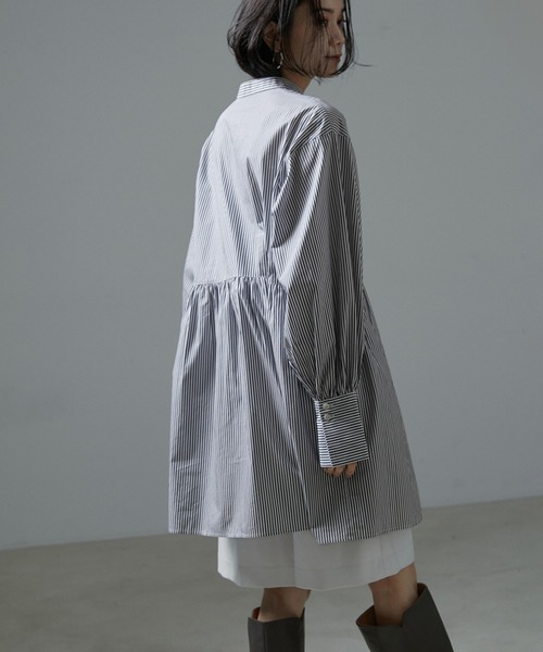 【未使用に近い】アルベロベロ 白 シャツ ブラウス チュニック GeeRA（ジーラ） ブラウス シャツ ふんわりペプラムが大人可愛い！羽織