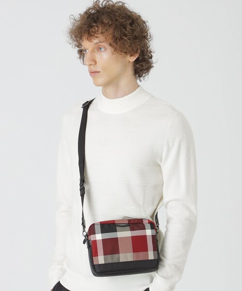 ブラックレーベルクレストブリッジ　メッセンジャーバッグ　ロゴチャーム　チェック柄 BLACK LABEL CRESTBRIDGE ショルダーバッグ ナイロンオックス