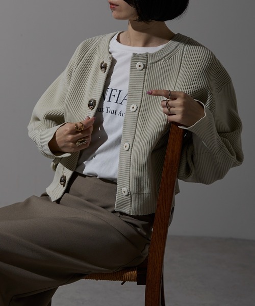 each alchemist カーディガン ゴールド釦畔ニットカーディガン