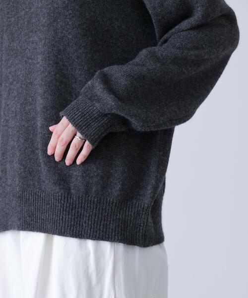 新品タグ付き　かぐれ　ヤクウールVネックニット ヤクウールVネックニット（ニット/セーター）｜かぐれ（カグレ）の