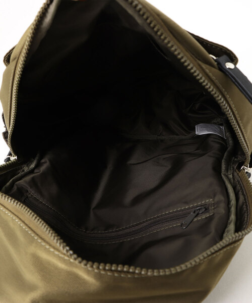 MONICA（モニカ） デイバック リュック 「MONICA」サイドジップ