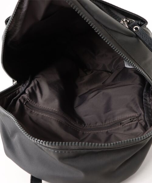 MONICA（モニカ） デイバック リュック 「MONICA」サイドジップ