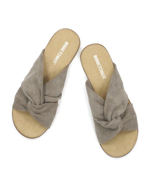 「Minnetonka」 フラットサンダル 6 グレイッシュベージュ レディース_画像2