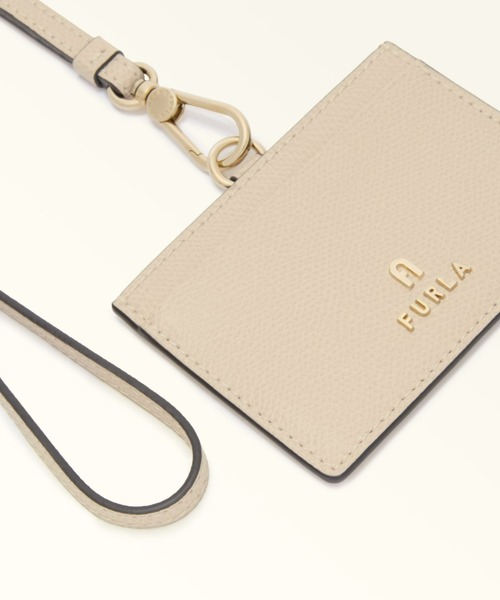 FURLA（フルラ） パスケース カメリア (Furla Camelia) バッジホルダー