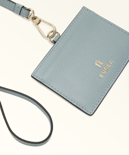 【新品未使用】FURLA 型押しパスポートケースカバー　中国限定カラー　ブルー FURLA（フルラ） パスケース カメリア (Furla Camelia) バッジホルダー