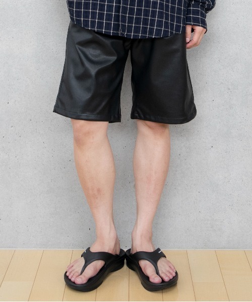 ワイドパンツ パンツ COLIN:シンセティックレザー ショートパンツ