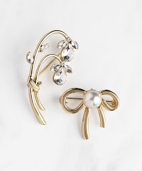 ギフトに最適☆TOCCA RIBBON BROOCHNECKLACE 上品 お洒落 大人気 TOCCA ブローチ RIBBON＆FLOWER BROOCH NECKLACE 2セット