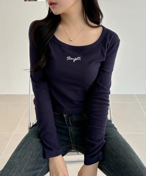Ada. tシャツ センターロゴ クロップド丈 長袖Tシャツ レディース