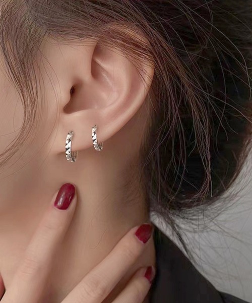 VALENTINO＞＞ロックスタッドフープピアス セール】VALENTINO フープピアス J0T53YCW Vロゴ クリスタル