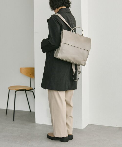 ear PAPILLONNER（イア パピヨネ） デイバック リュック 「本革/A4