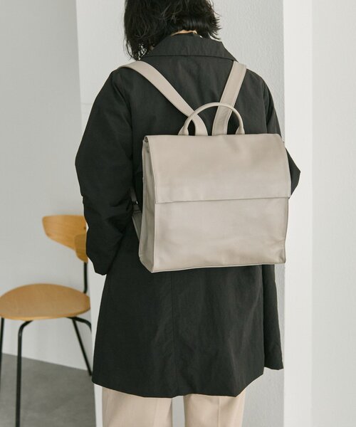 美品！イアパピヨネ 2023年福袋 レザーリュック 本革 バッグパック 黒