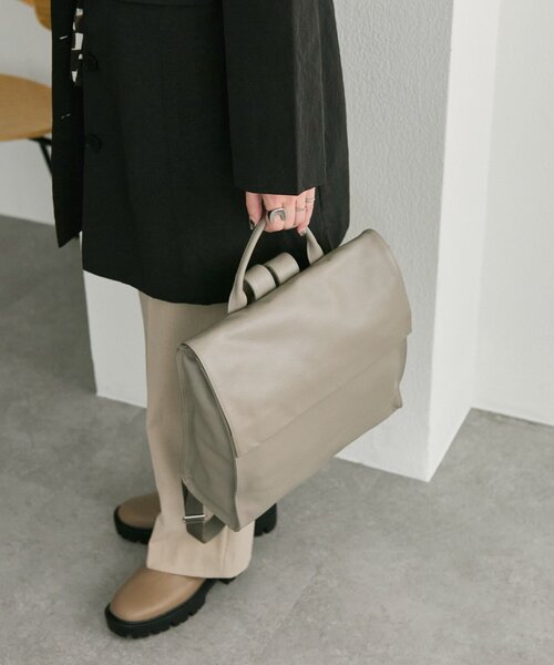 ear PAPILLONNER（イア パピヨネ） デイバック リュック 「本革/A4