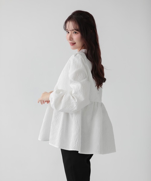 Fit more（フィットモア） ジャガードレース襟ペプラムトップス