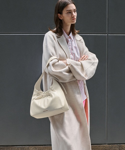 CHARLES & KEITH ショルダーバッグ クリーム CHARLES ＆ KEITH（チャールズ&キース） 「CHARLES & KEITH