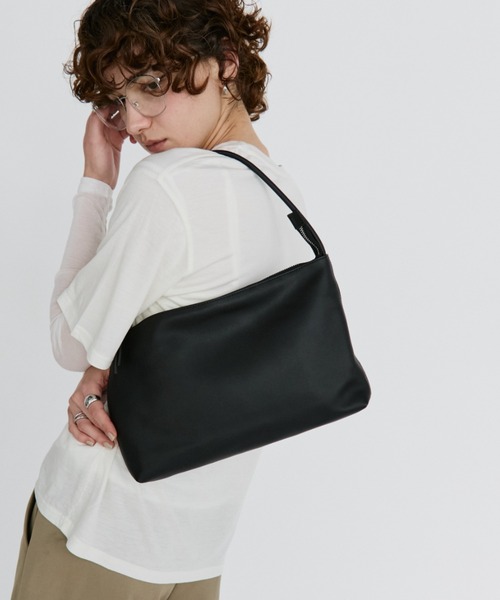 ショルダーバッグ バッグ real leather flat one-shoulder bag / リアルレザーフラットワンショルダーバッグ レディース