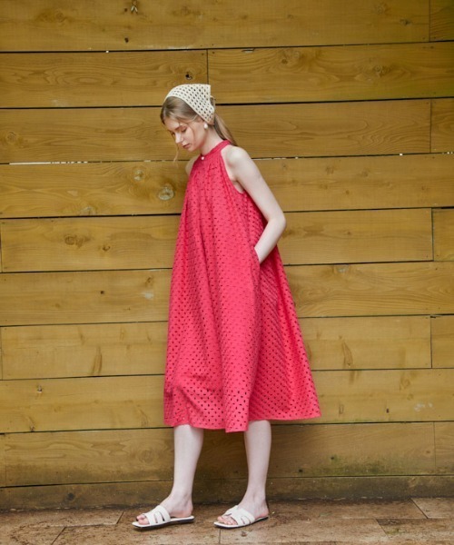 ERADIE（エラディエ） ワンピース Cotton lace halterneck one-piece