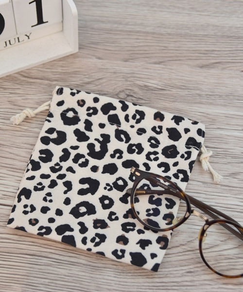 VIBGYOR Women ポーチ 「float」ヒョウ柄 アニマル柄 マルチ 巾着