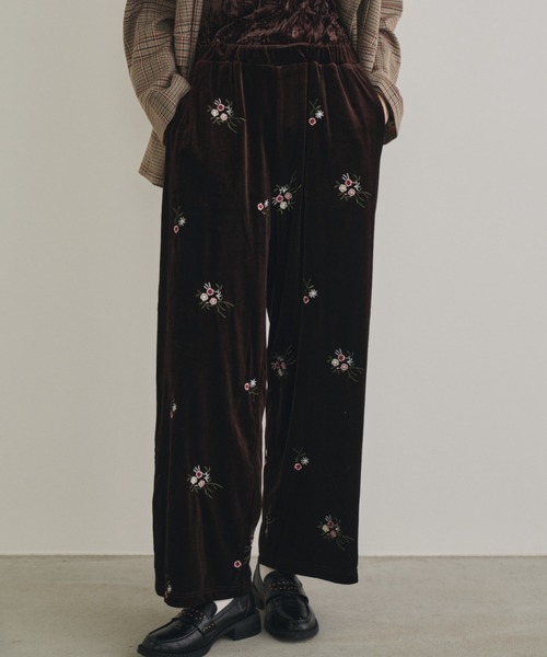 Unitage（ユニテージ） パンツ フラワー刺繍ベロアイージーパンツ