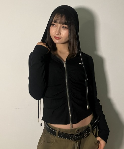 KOM（ドットコム） 「.KOM/ドットケーオーエム」Center Ruched Zip-Up