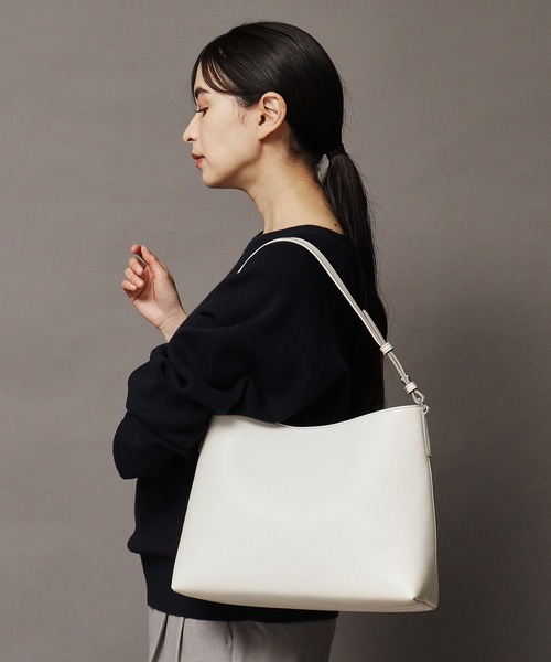 ショルダーバッグ バッグ 「パティオ」レザーショルダーバッグ M 本革 ビジネスバッグ（商品番号：P25-20220） レディースの画像