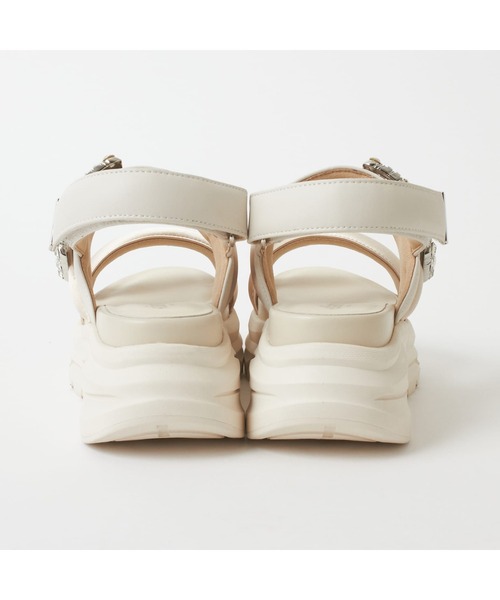 diana（プラスダイアナ） サンダル 「軽量」ビジューバックル付き