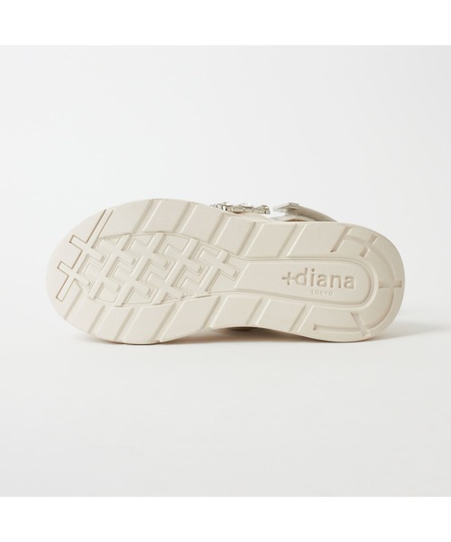 DIANA バックル付きサンダル ホワイト diana サンダル 「軽量」ビジューバックル付き フットベット