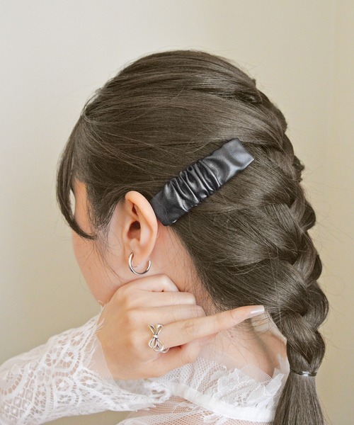 ホワイトのヘアピン　レザー　（湯~カ） ホワイトのヘアピン レザー （湯~カ） ホワイトのヘアピン レザー （湯