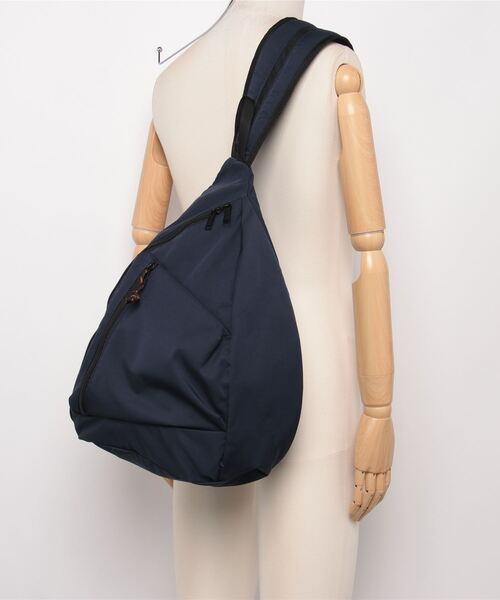 [美品] UNIVERSAL OVERALL ショルダーバック UNIVERSAL OVERALL ショルダーバッグ バッグ 「UNIVERSAL