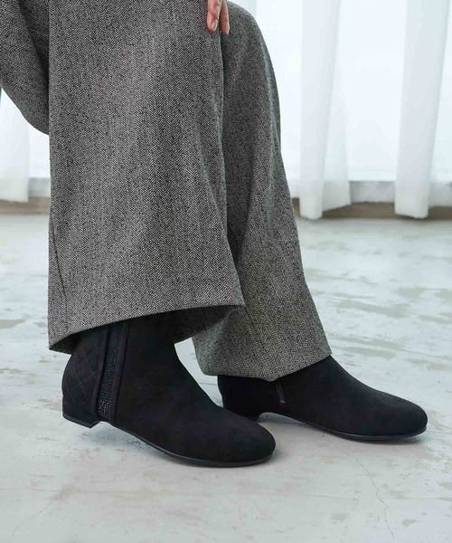 Riz raffinee（リズ ラフィーネ） ブーツ ビジュー付きキルティング