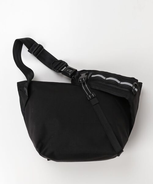 【新品】CHROME クローム　メッセンジャーバッグ　メンズ　ショルダー　大容量 CHROME（クローム） メッセンジャーバッグ FREE ブラック メンズ