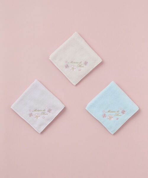 Maison de FLEUR（メゾンドフルール） ハンカチ サクラ刺繍タオル
