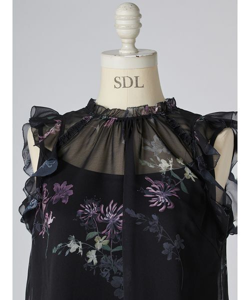 SNIDEL 花柄刺繍 ノースリーブブラウス 未使用 SNIDEL（スナイデル） ブラウス シャツ フラワープリントノースリ