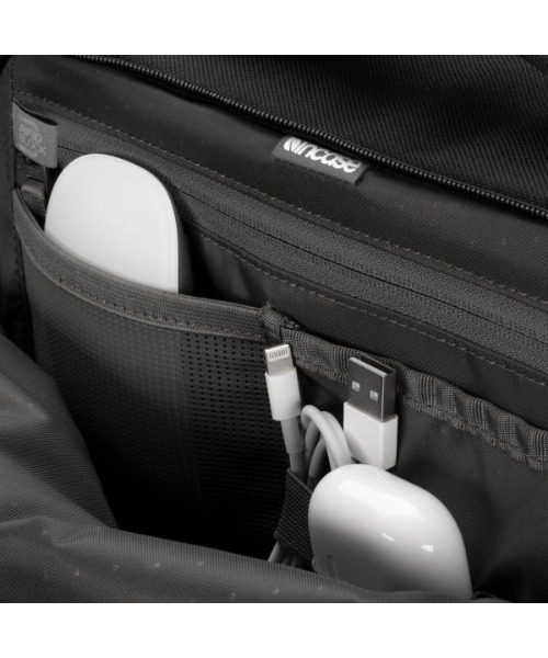 デイバック リュック INCO100682-BLK Incase A R C Travel Pack- Black メンズの画像