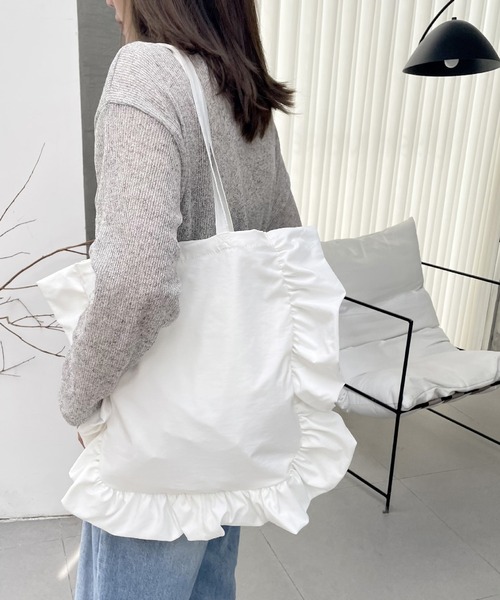 フリル付きトートBAG WEB限定】チャーム 付き フリル トート（トートバッグ）｜SHIPS