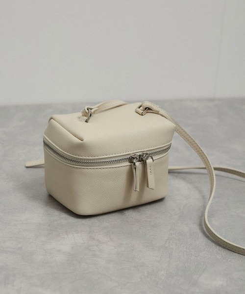 ADAM ET ROPE' FEMMEシュリンクミニバニティーバッグ セール】シュリンクミニバニティーバッグ（ショルダーバッグ