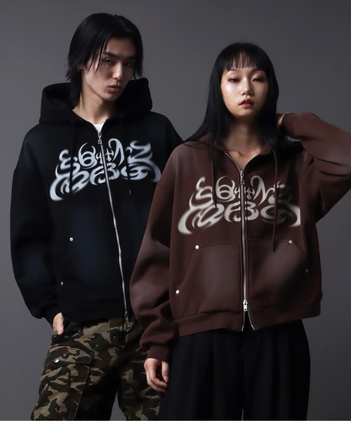 【即完売】紐なしWOMAN ON MODERNICA LOGO パーカー 即完売】紐なしWOMAN ON MODERNICA LOGO パーカー