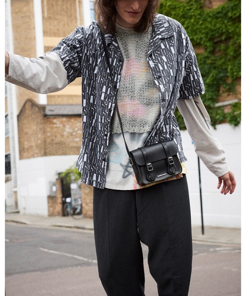 Dr. Martens ブラックショルダーバッグ Dr.Martens（ドクターマーチン） ショルダーバッグ - ブラック