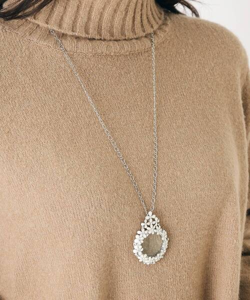 LAURA ASHLEY（ローラアシュレイ） ネックレス ルーペネックレス
