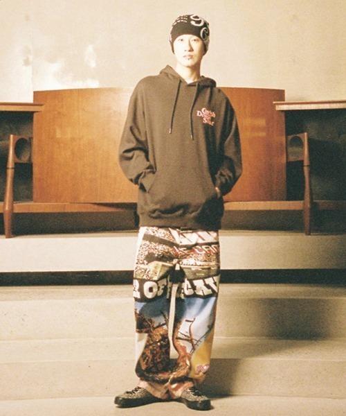 パーカー A'GEM/9 × .kom「CAVISH/カビシ」W SELLER LOGO CROPPED HOODIE レディース A'GEM/9 × .kom『CAVISH/カビシ』W SELLER LOGO CROPPED HOODIE