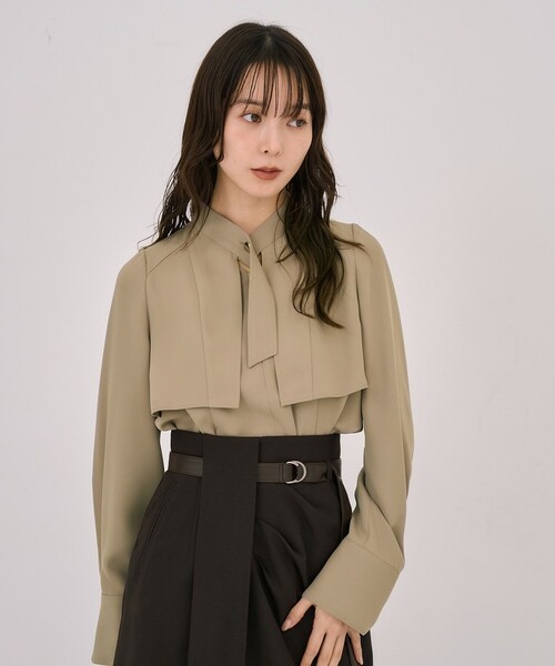 UNITED TOKYO タイボタンメルトタッチブラウス UNITED TOKYO