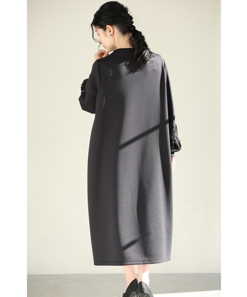 cawaii ワンピース （黒）黒花レリーフのゆるやかコクーンシルエット