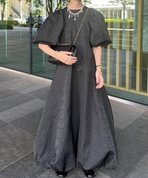 美品 ペルナ perna オーガンジープリーツワンピース サイズL グレー PERNA（ペルナ） 7分袖ワンピース MEDIUM グレー レディース