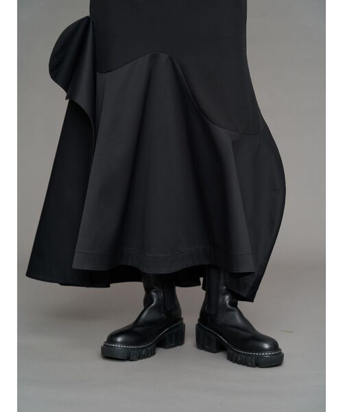 スカート WAVE ASYMMETRY SKIRT / ウェーブアシンメトリースカートの画像