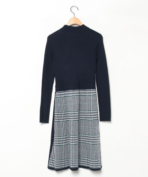 BLUE LABEL CRESTBRIDGE（ブルーレーベルクレストブリッジ） ニット