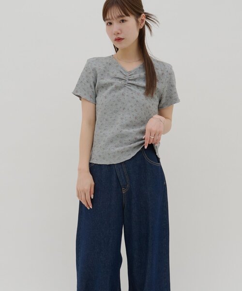 Discoat（ディスコート） tシャツ 半袖 「umm.」胸ギャザー花柄