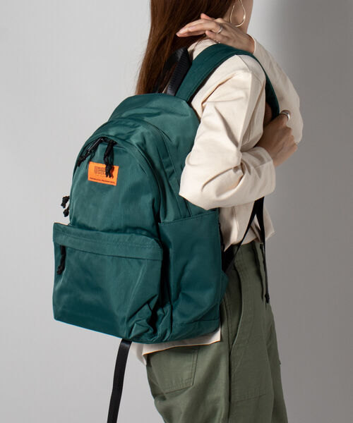 UNIVERSAL OVERALL スラントデイパック　機能性抜群！ UNIVERSAL OVERALL（ユニバーサルオーバーオール） リュック メンズ