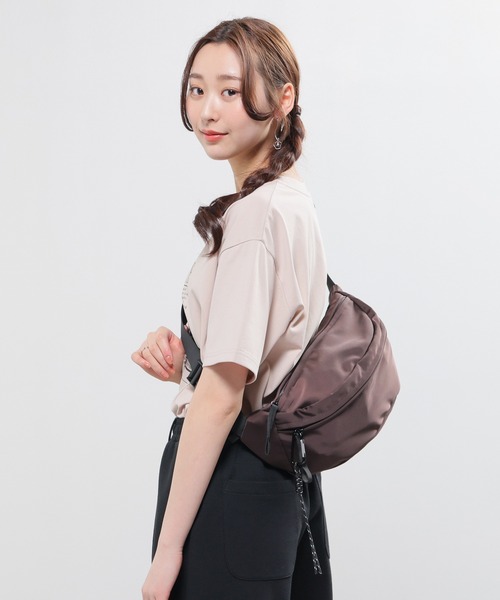 女性用ウエストポーチです。 X-girl（エックスガール） ウエストバッグ X-girl MILLS LOGO