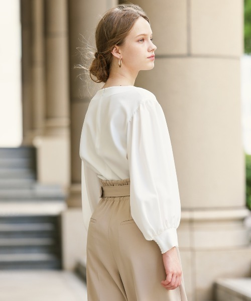 AND COUTURE（アンドクチュール） ブラウス シャツ キーネックパール襟